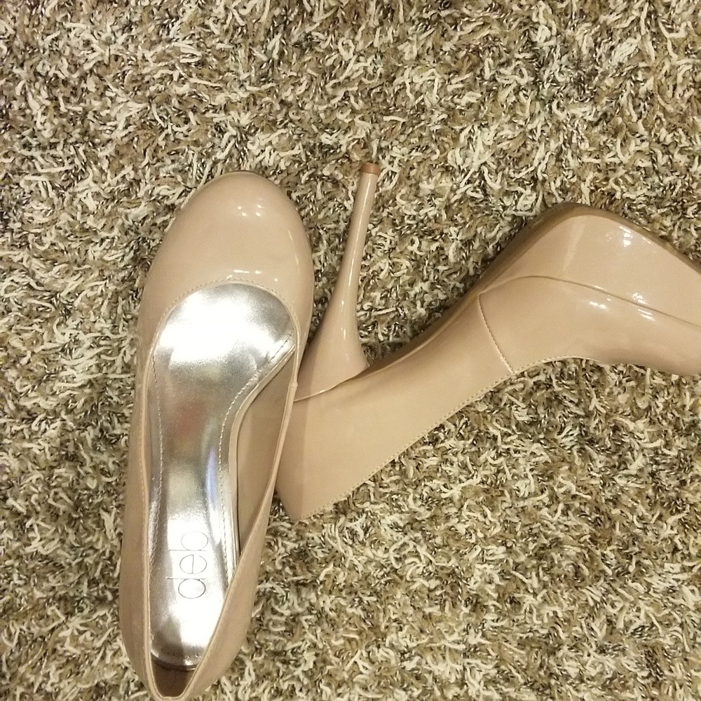 Size 9 nude heels